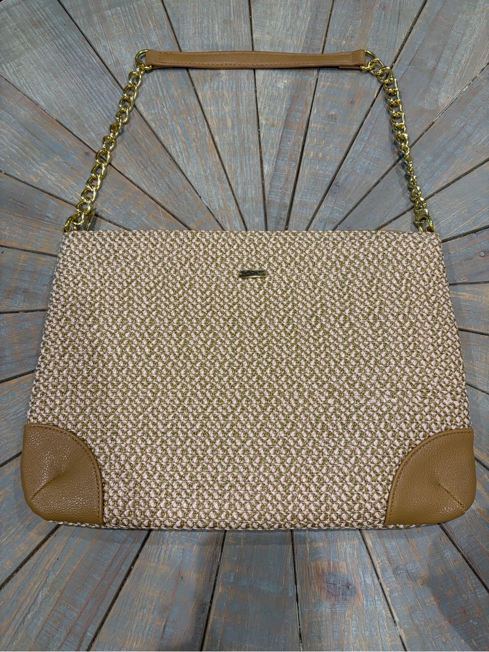NWOT! Sun 'N' Sand Woven Straw Purse features a chic, beachy style